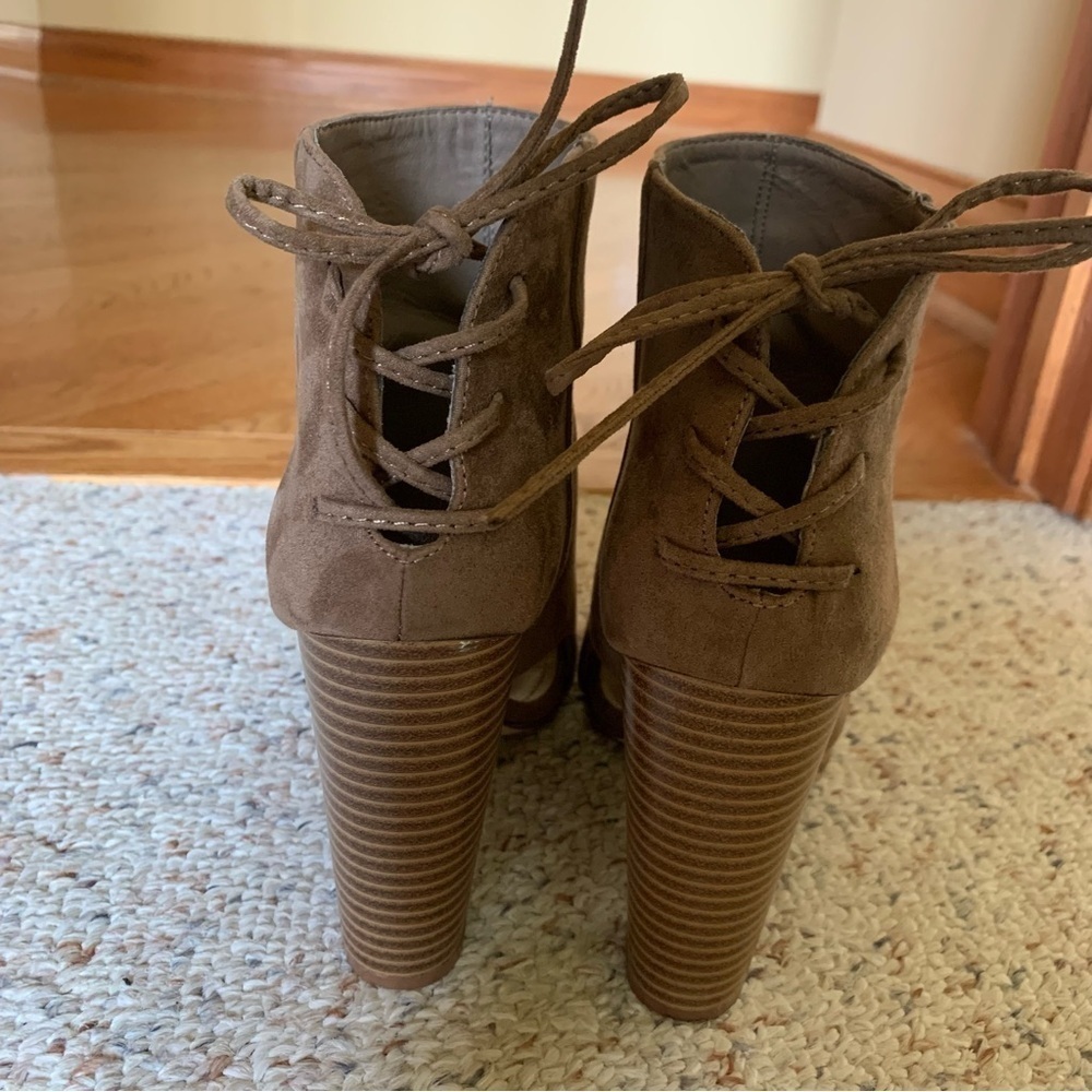 JustFab Brown Suede Open Toe Booties. Women’s 7. Fall, Wedge, Sexy Heels - Picture 4 of 4